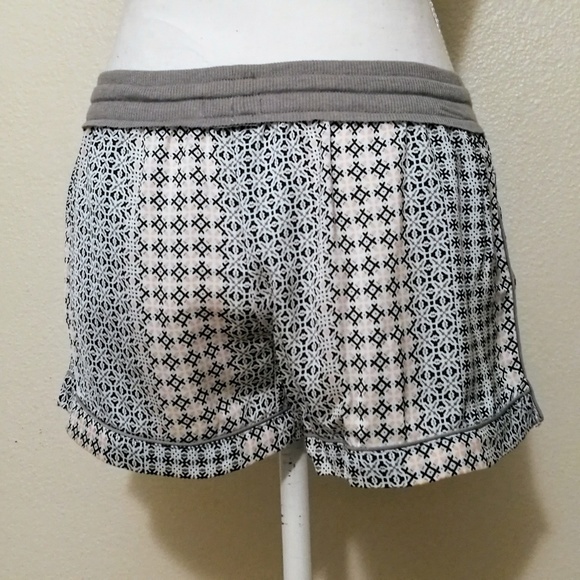 🌜😴Splendid Button Shirt & Shorts Pyjama Set NWOT - Picture 6 of 7